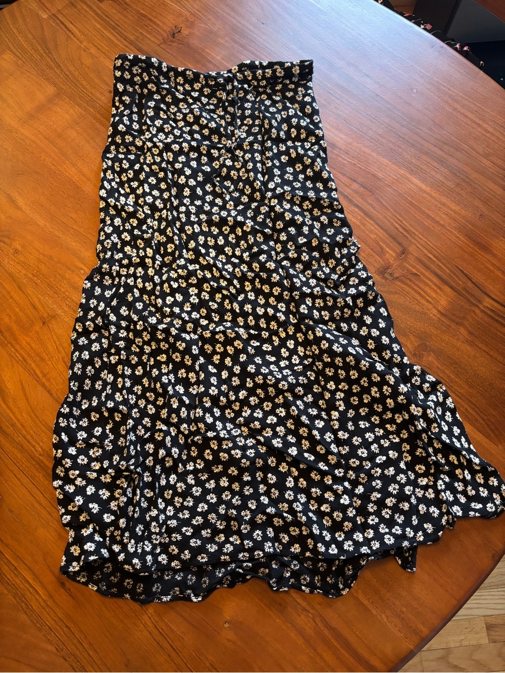 Madewell Black Midi Skirt with White Daisy Print